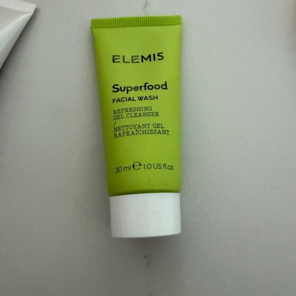 ELEMIS Superfood Facial Wash - Lime Green Tube